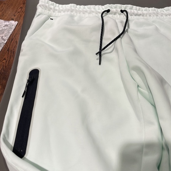 Womens Nike tech pants - Picture 5 of 6